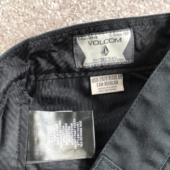 Volcom Set - Picture 2 of 6